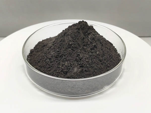 铬矿粉粒度大小对玻璃着色效果有什么影响？